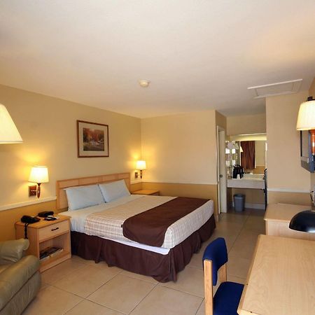 Edinburg Executive Inn Eksteriør bilde